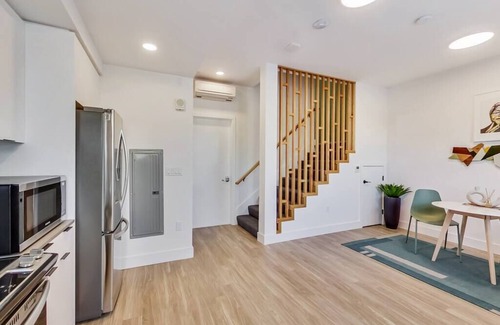 West Oakland Apartment | Stylish Studio Suite in West Oakland
