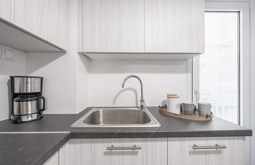 Ilisia Apartment | Stylish Suite by Cloudkeys