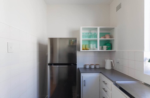 North Bondi Apartment | Stylish Sun Drenched North Bondi Beach Oasis