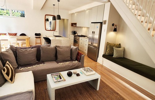 Paddington House | Stylish Terrace Living in Paddington's Heart - Air Con + Parking