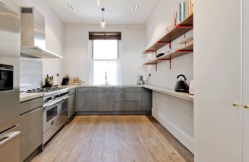 Addison House | Stylish Three Bed + Roof Terrace Shepherd's Bush