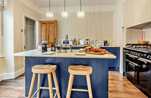 Tetbury Cottage | Stylish three bedroom holiday cottage in the Cotswolds - Union Cottage