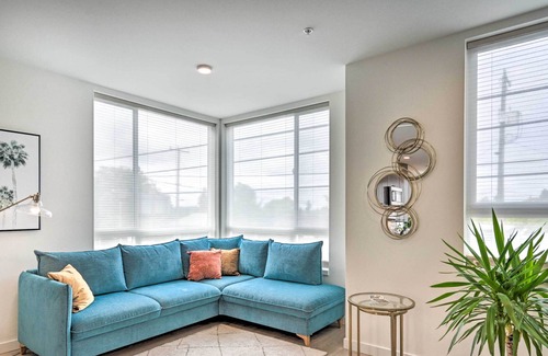 Whittier Heights House | Stylish Townhome in Ballard with Rooftop Deck!
