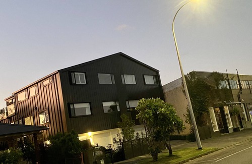 Grey Lynn House | Stylish Townhouse in Grey Lynn, Stylish two level townhouse