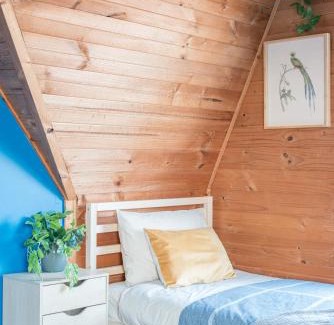 Sans Souci House | Stylish Triple Room - Waterfront - Mins to Station - Shared Bathroom