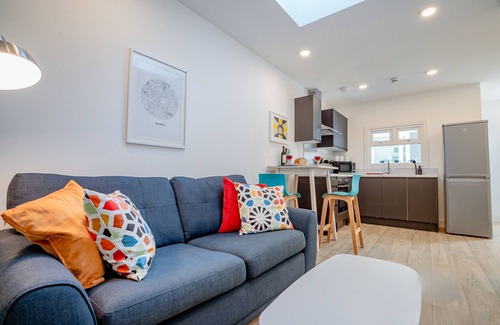 Caterham Apartment | Stylish two bed flat in Caterham