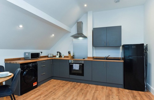 Beeston Apartment | Stylish Two-Bed Home Near Nature & Transport Links