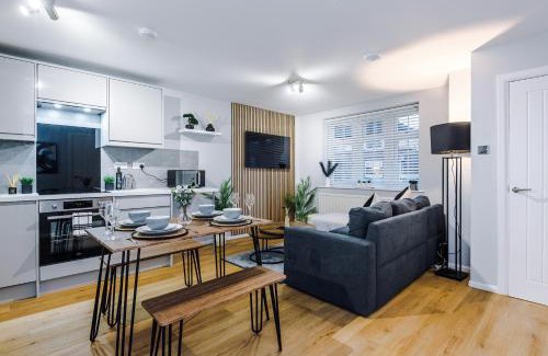 Offerton Apartment | Stylish Two Bedroom Apartment in Stockport by Eason Stays, Ideal For Business Stays and Getaways, with Free Parking