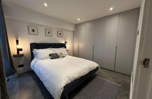 Brondesbury House | Stylish Two Bedroom House In Kilburn