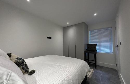 Brondesbury House | Stylish Two Bedroom House In Kilburn