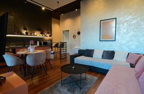 Tirana Villa | Stylish two bedroom house with private pool
