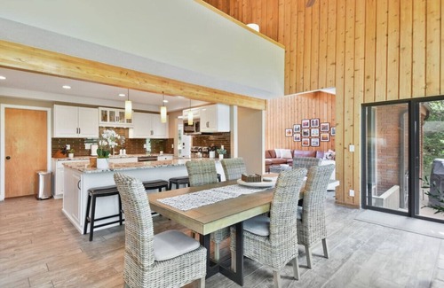 South Snyderville Basin House | Stylish, Updated, and Spacious Retreat: 3,600+ Sq Ft (twice the size of most others) – Walk to Cabriolet Lift