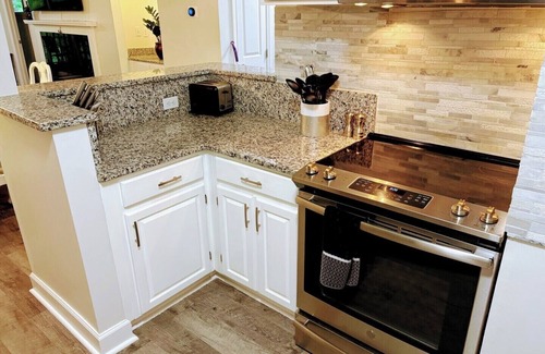 Columbia Condo | Stylish Updated Retreat Overlooking the Saluda River