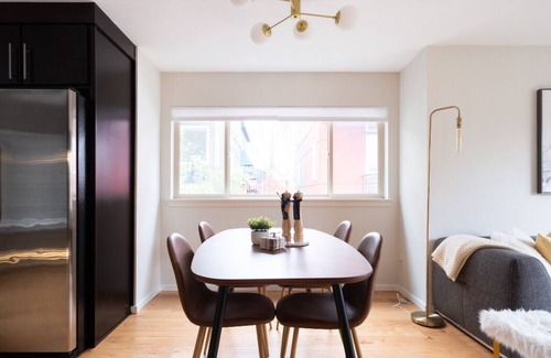 Judkins Park House | Stylish Urban Loft w/Floating Stairs and Fireplace