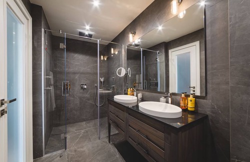 Podgorica Hotel | Stylish Urban Retreat – Free Parking & Central Location near iconic attractions!