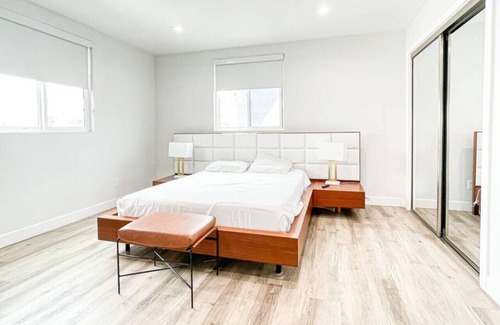 View Park-Windsor Hills House | Stylish Townhouse in Mid City -CR2-CUL