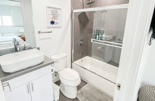 View Park-Windsor Hills House | Stylish Townhouse in Mid City -CR2-CUL