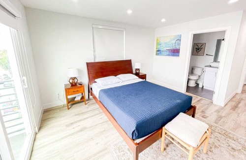 View Park-Windsor Hills House | Stylish Townhouse in Mid City -CR2-CUL