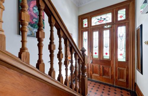 Oriental Bay Villa | Stylish Victorian Home Near Walk to Beach & Te Papa