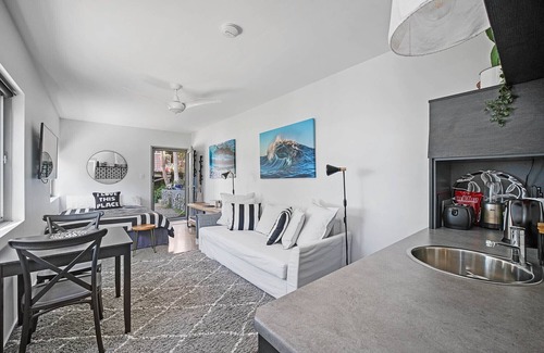 Smiths Lake House | Stylish Villa 38 has Stunning Lake & Ocean Views a Perfect Retreat !