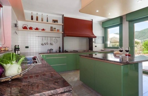 Poggio dei Pini Villa | Stylish Villa With Modern Design & A Pool