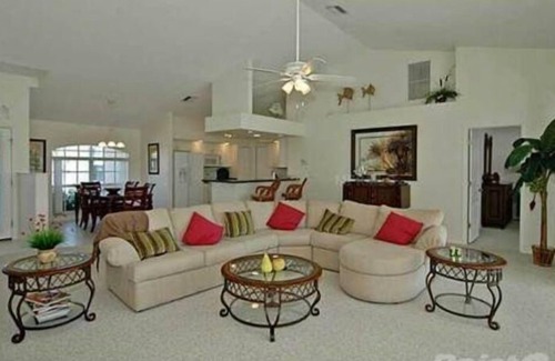 White Marsh Villa | Stylish Villa: Spacious Rooms & South Facing Pool With Great Privacy & BBQ