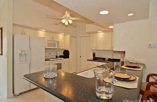 White Marsh Villa | Stylish Villa: Spacious Rooms & South Facing Pool With Great Privacy & BBQ