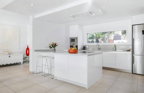 Can Furnet Villa | Stylish villa with generous veranda