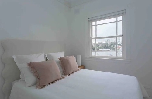 Double Bay Apartment | Stylish, waterfront two bedroom apartment