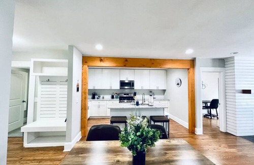 Atlanta House | Stylish West Atlanta Abode, Private Patio, Backyard, Office, WiFi & Pet Friendly