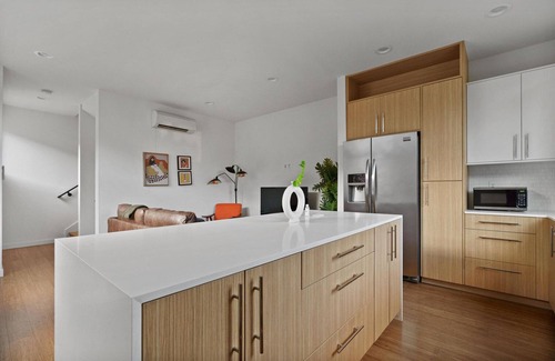 East Queen Anne House | Stylish Westlake 2BR, nr Shopping & Entertainment, by Blueground