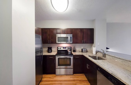 White Plains Apartment | Stylish White Plains 1 Bedroom with Amenities
