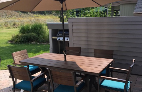 Sun Valley House | Stylishly updated Sun Valley home close to everything with private hot tub.
