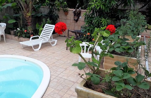 Bairro da Enseada House | Suíte 9 com piscina e wi-fi em Caraguatatuba