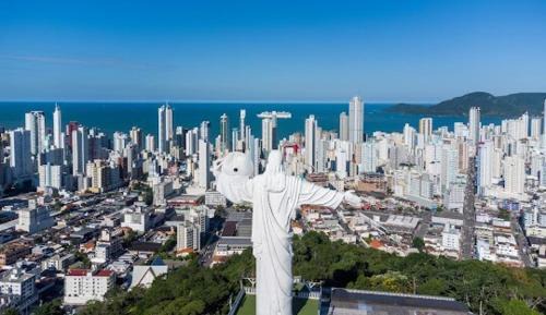 Nacoes House | Suíte Aconchegante em BC - aos Pés do Cristo Luz