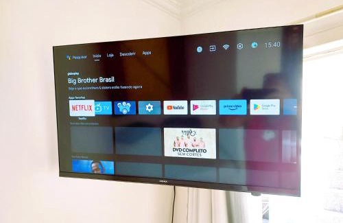 Braga Apartment | Suíte Casal com Ar TV e Frigobar
