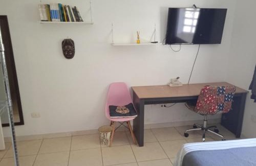 Ipiranga House | Suíte com banheiro super espaçosa