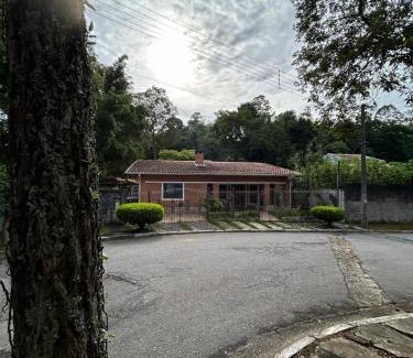 Mairipora House | Suíte espaçosa em bairro bem localizado