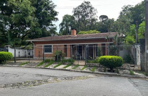 Mairipora House | Suíte espaçosa em bairro bem localizado