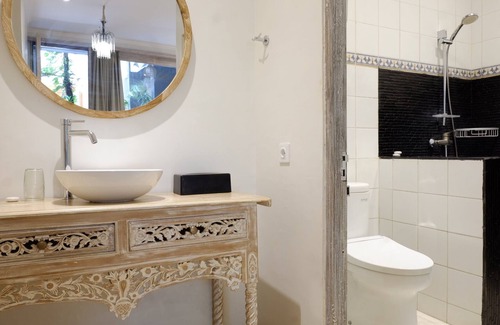 Legian Hotel | Su's Cottages