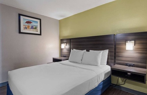 Northeast Virginia Beach Hotel | SureStay Studio by Best Western Virginia Beach Oceanfront