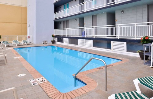 Northeast Virginia Beach Hotel | SureStay Studio by Best Western Virginia Beach Oceanfront