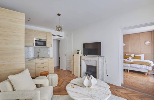 Saint-Vincent-de-Paul Apartment | Sublime Air-conditioned Apartment Center of Paris