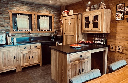 Les Angles Ski Chalet | SUBLIME BAS DE CHALET DE STANDING en duplex AUX ANGLES -Space for billiards and cinema