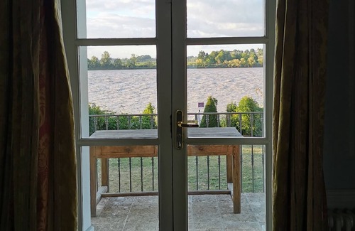 Izon Other | Sublime Chateau with swimming pool, near Bordeaux