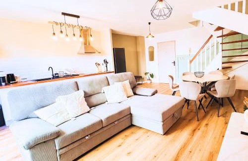 Sainte-Clotilde Apartment | Sublime Duplex - 2 Chambres - Terrasse Privée - Emplacement Idéal