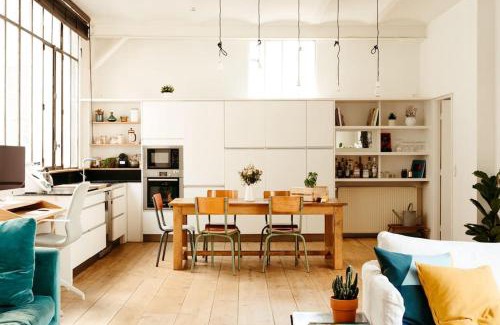 Quartier de la Folie-Mericourt Apartment | Sublime loft avec verrières sur le Canal St Martin