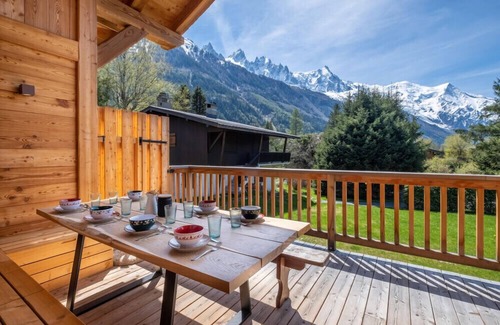 Les Praz-de-Chamonix Ski Chalet | Sublime Semi Detached Chalet Facing The Mont Blanc