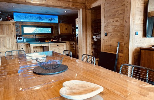 Les Angles Ski Chalet | SUBLIME VIEWS-Upper Chalet-180m2 AUX ANGLES -16pers on 3300m2-near the center