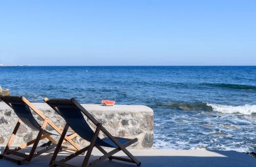 Akrotiri Villa | Sublime Villa & Caves
